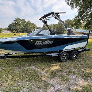 2022 Malibu 21 LX